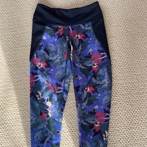Patagonia Capri Leggings - like new!